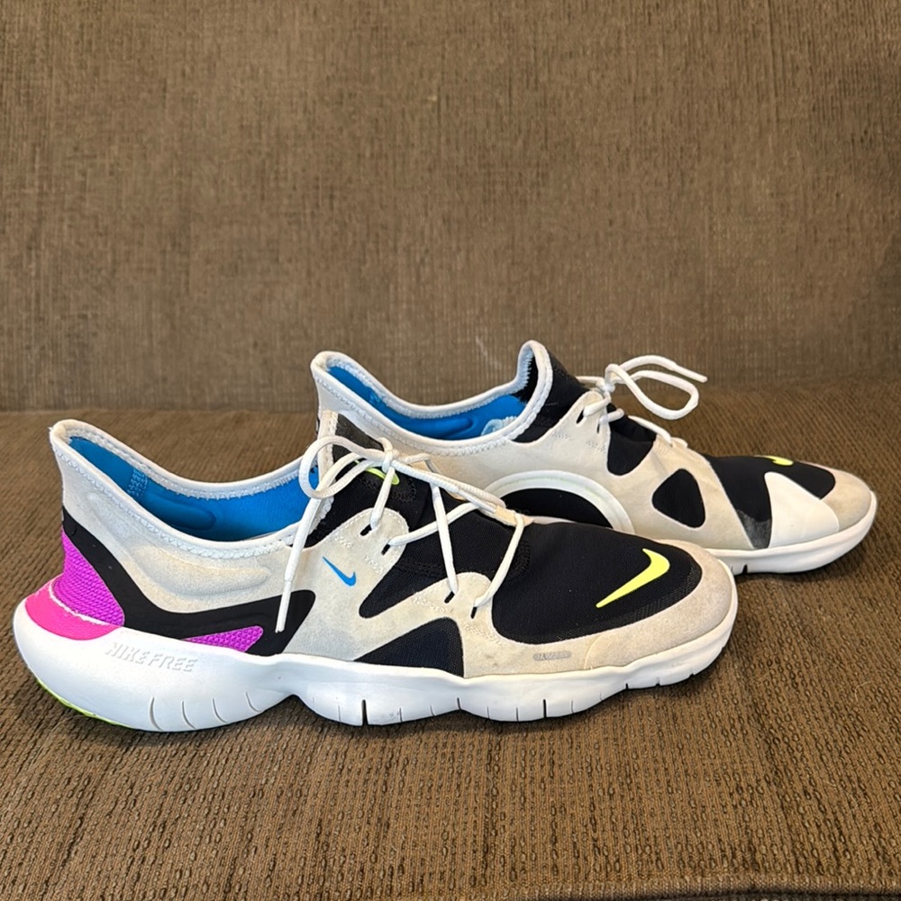 Nike Free RN 5.0 Black and Pink Sneakers